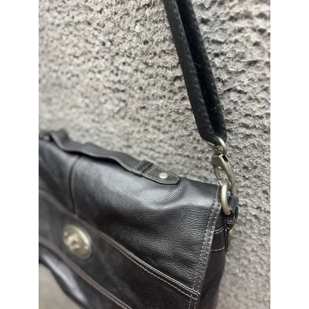 Fossil Maddox Long Live Vintage 1954 Leather Laptop Messenger Bag Black‎